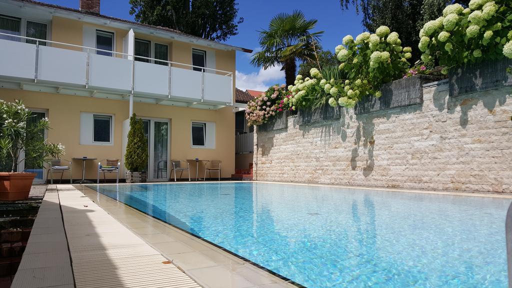 Hotel Alpenblick Garni Uberlingen Exterior foto